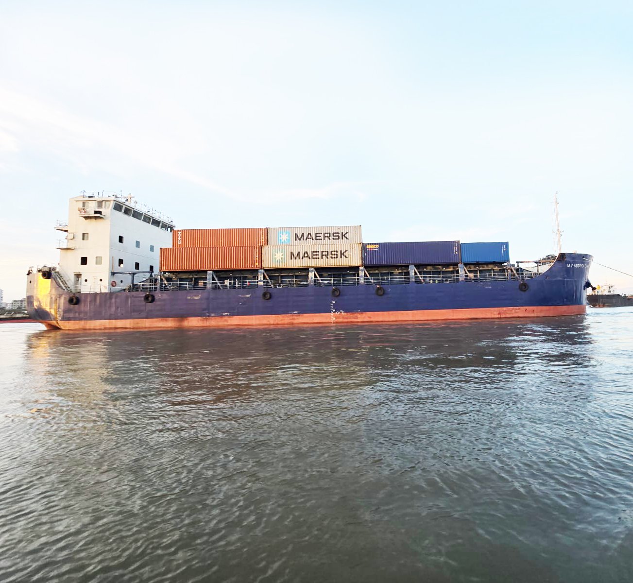 Shipping vessel for global trade